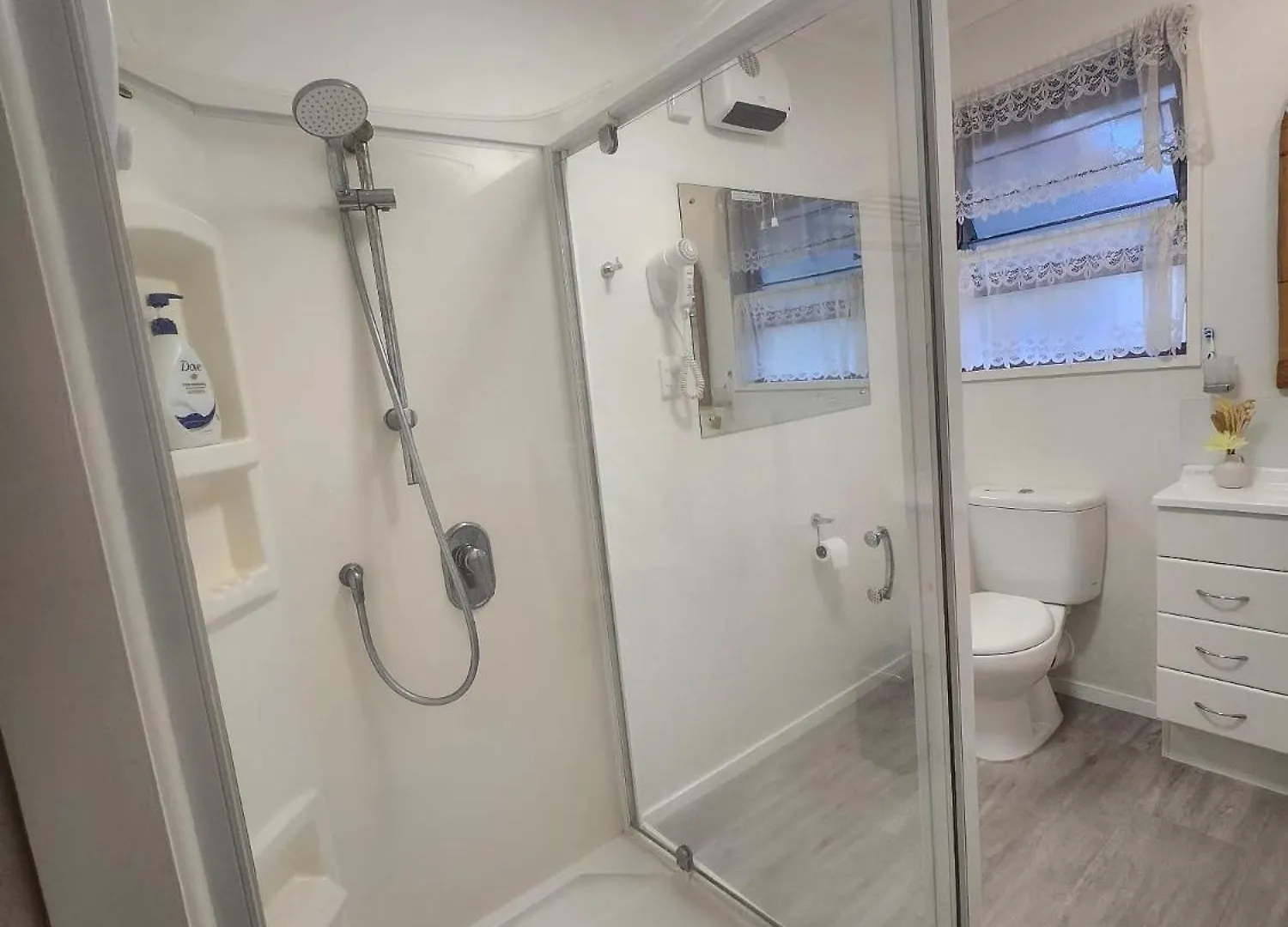Home With Spa, Sauna, Garden In Prime Location Rotorua