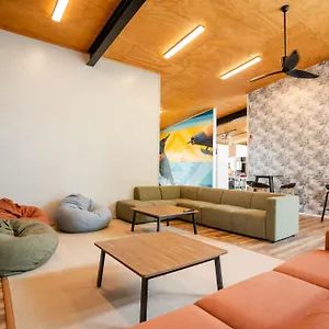 Haka House Albergue